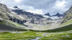 Arkeolog Temukan 48 Anak Panah Berusia hingga 6.000 Tahun di Gunung Es Norwegia