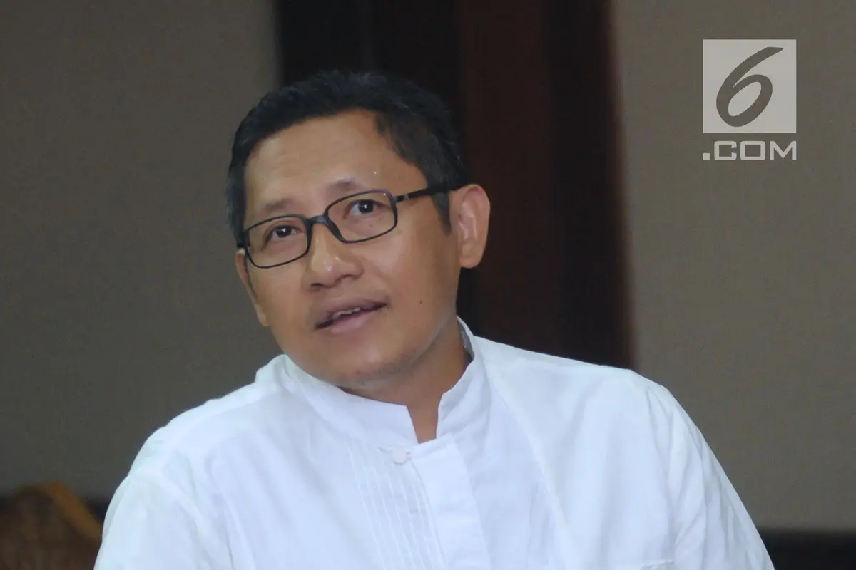 Mantan Ketua Umum Partai Demokrat Anas Urbaningrum menghirup udara bebas dari Lembaga Pemasyarakatan atau Lapas Sukamiskin, Jawa Barat pada hari ini, Selasa (11/4/2023).