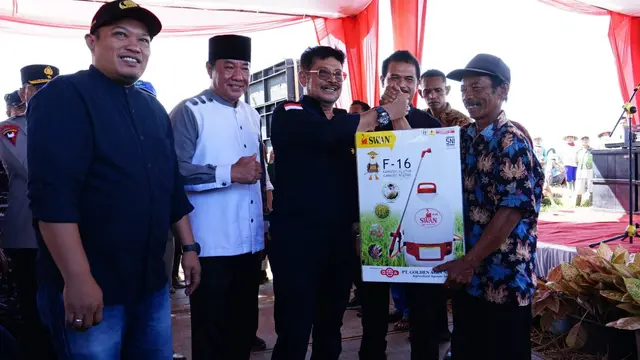 Kementan Salurkan Bantuan Benih dan Alsintan