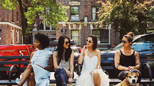 Jarang Disadari, 9 Gestur Tubuh Ini Bikin Perempuan Terlihat Lebih Berkelas