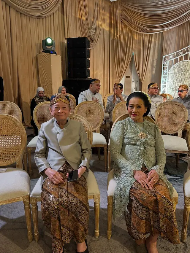 Potret Eyang Al Ghazali di Pernikahan Cucu