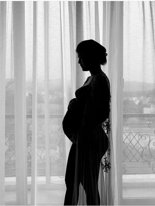 Anak pertama pasangan Raya dan Abbo itu lahir dengan berat 3,46 kg dan panjang 50 cm. Lahir dengan proses persalinan normal. Raya juga mengucapan terimakasih atas doa dari teman-temannya. (Instagram/rayakohandi244)