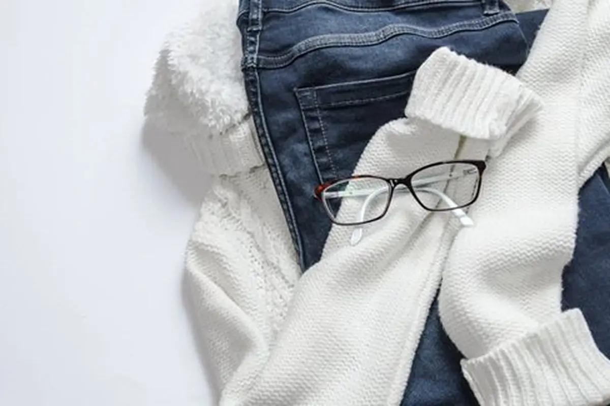 Cara menggantung sweater/copyright Pexels.com/Ylanite Koppens