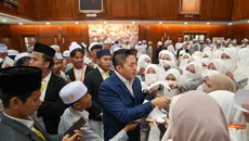 Seskab Teddy Sambut 300 Santri di Istana Kepresidenan
