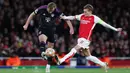 Arsenal memimpin lebih awal dan membuka gol melalui tendangan terarah Bukayo Saka pada menit ke-12. (Adrian DENNIS/AFP)