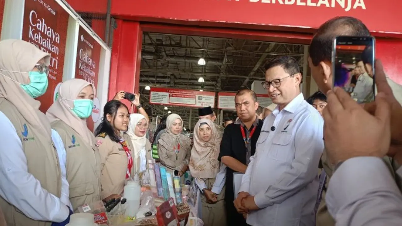 BPOM RI melakukan pengawasan langsung di Lotte Grosir Pasar Rebo, Ciracas, Jakarta Timur jelang Hari Raya Idulfitri.