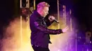 Pada akhir penampilannya di Prambanan Jazz Festival 2018, Boyzone membawakan dua lagu berjudul “A Different Beat” dan “ Life Is A Rollercoaster”. (Bambang E. Ros/Bintang.com)
