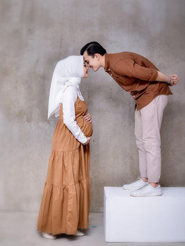 Bintang Ikatan Cinta, Ikbal Fauzi dan Novia Giana segera dikaruniai anak kedua berjenis kelamin laki-laki (Foto: @lensa_photographyvideography @abebagusrusiswan via Instagram ikbalfauzi_)