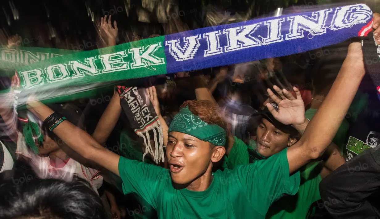 Bonek berharap Kongres Tahunan PSSI 2017 akan berbuah dengan pemulihan status keanggotaan Persebaya Surabaya. (Bola.com/Vitalis Yogi Trisna)