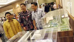 Ketum Pilars 93 Robby Budiansyah (kiri), Ketum KMPT Pramono Dewo, dan Project Director Grand Andika Kertajati PT PP Property Tbk Raja M.L Tobing usai diskusi 'Tahapan dan Regulasi yang Harus Diikuti Sebelum Melakukan Usaha di Bidang Properti' di Jakarta, Sabtu (14/9/2019). (Liputan6.com/JohanTallo)