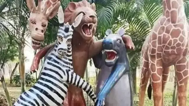 10 Potret Bentuk Patung Hewan Ini Absurd Banget, Bikin Geleng Kepala