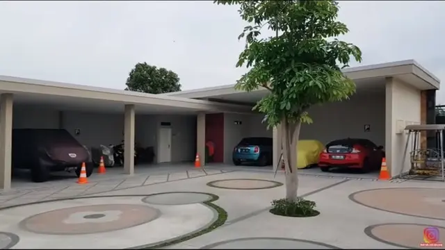 7 Potret Rumah Mewah Bu Dendy, Minimalis Nan Elegan