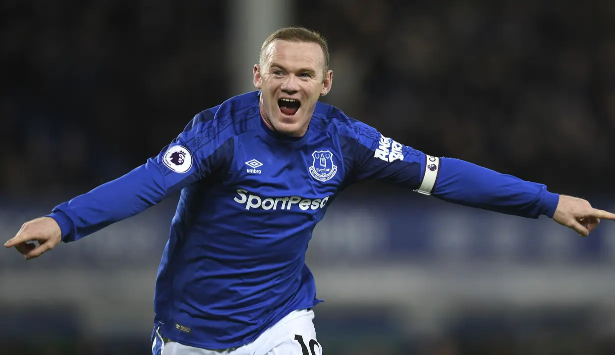 Wayne Rooney memutuskan untuk kembali ke Everton setelah kontraknya di Manchester United habis pada 2017. Menurutnya, satu-satunya klub yang akan ia bela selain Manchester United adalah Everton, klub yang membersarkan namanya. Sayang, performanya bersama The Toffees kurang baik dengan hanya mencetak 10 gol di liga. Rooney kemudian memilih pindah ke DC United dan Derby County. (AFP/Paul Ellis)