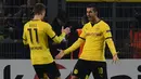 Pemain Borussia Dortmund, Marco Reus, merayakan gol kedua yang dicetaknya ke gawang Porto dalam laga leg pertama 32 besar Liga Europa di Stadion Signal Iduna Park, Dortmund, Jumat (19/2/2016) dini hari WIB, (AFP/Patrik Stollarz)