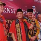 Pasangan cakada Sulteng, Rusdy Mastura-Sulaiman Agusto saat konferensi pers usai mendaftar di KPU Sulteng, Rabu (28/8/2024). (Foto: Heri Susanto/Liputan6.com)