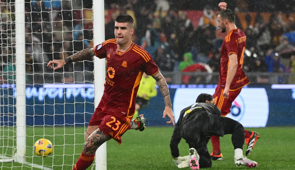 Sementara, AS Roma sempat unggul dan menutup di babak pertama dengan kemenangan. (Alberto PIZZOLI/AFP)