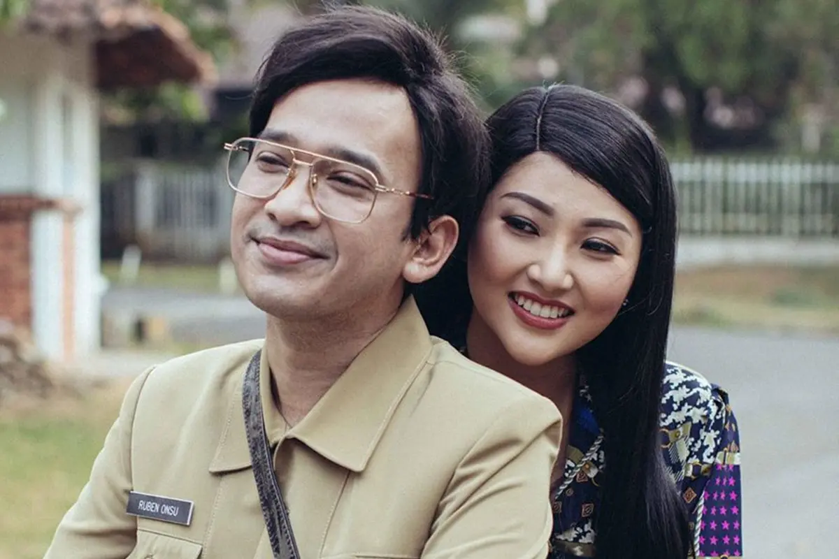 6 Potret Ruben Onsu dan Sarwendah dengan Gaya Jadul