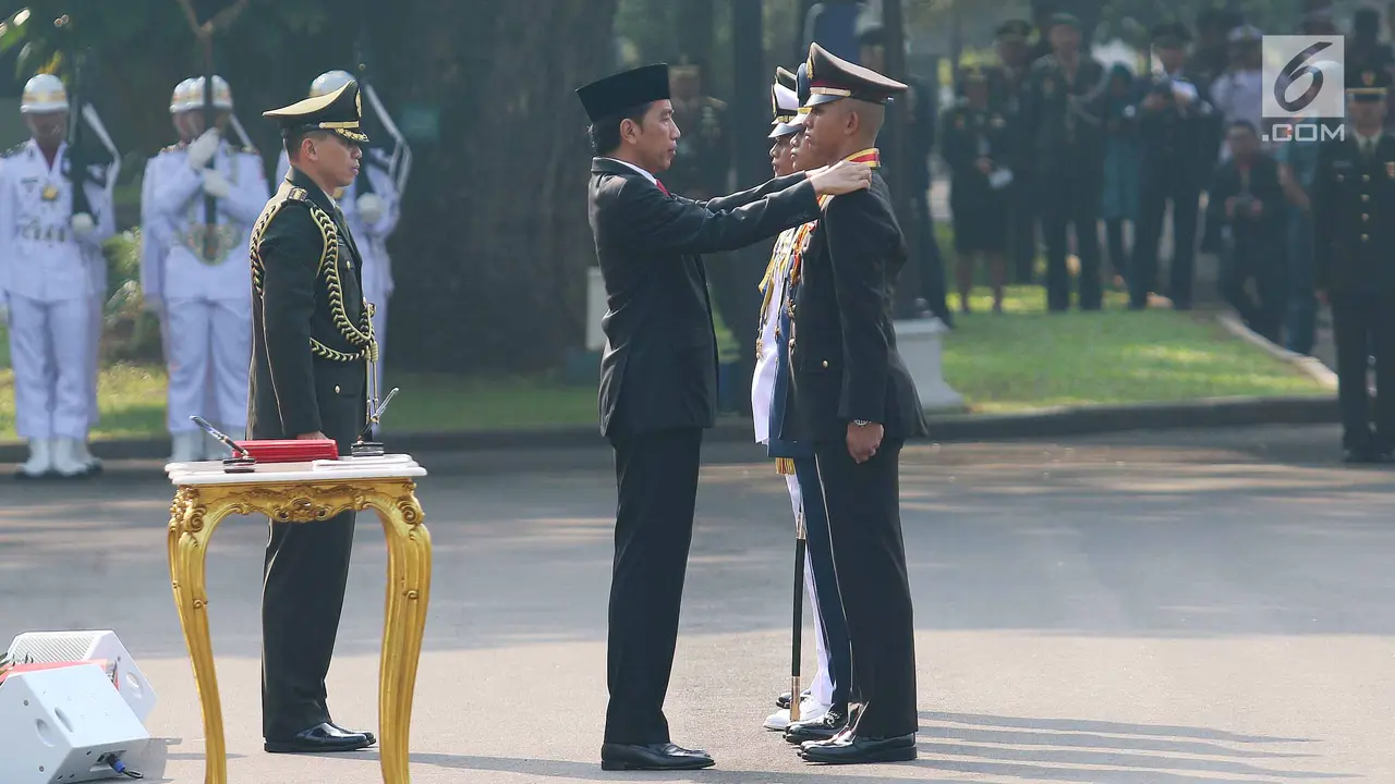 Jokowi Lantik Perwira Remaja TNI Polri