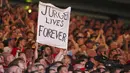 Pada hari Minggu yang bermandikan sinar matahari di Anfield, Jurgen Klopp melatih Liverpool untuk terakhir kalinya. (AP Photo/Jon Super)