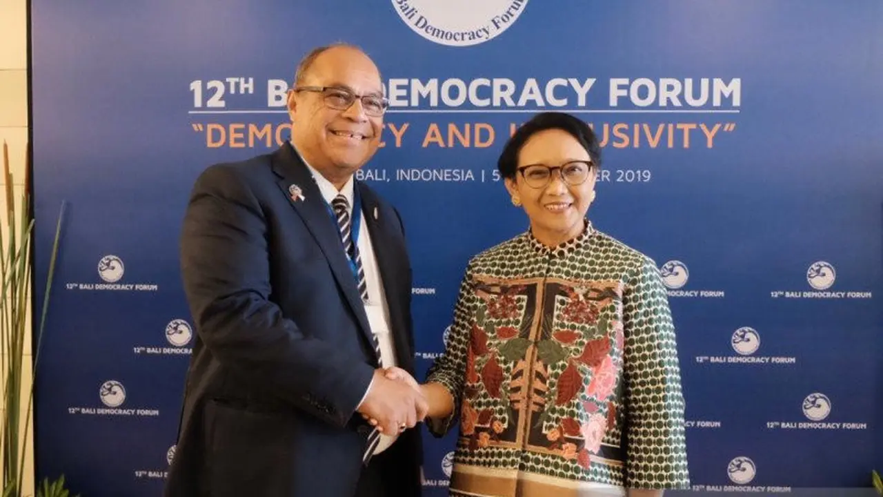 Menteri Urusan Pasifik Selandia Baru Aupito William Sio dan Menlu RI Retno Marsudi. (Dok:Antara)