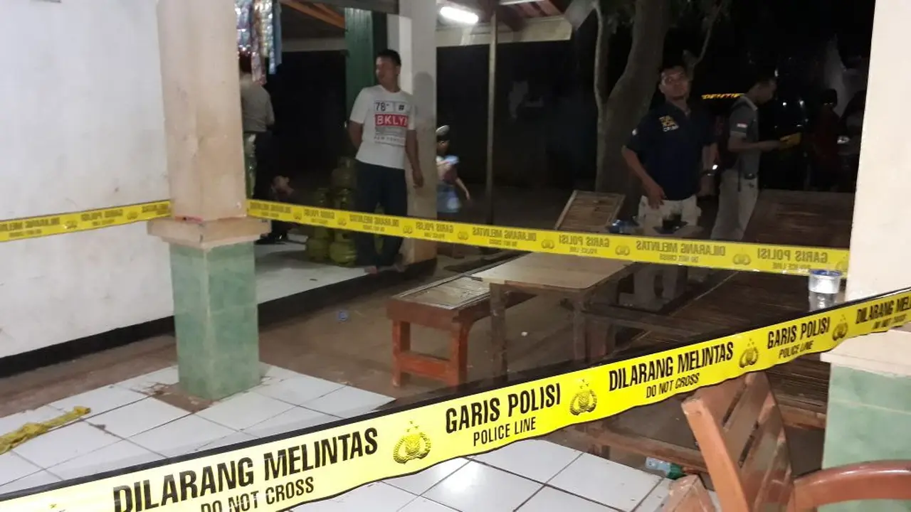 Penembakan warga Bekasi terjadi di dua tempat kejadian perkara (TKP) yang berbeda hanya dalam tempo satu jam. (Liputan6.com/Fernando Purba)