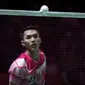 Pebulutangkis tunggal putra Indonesia, Jonatan Christie bertanding melawan pebulutangkis tunggal putra India, Lakshya Sen pada laga perempat final Indonesia Masters 2023 di Istora Senayan, Jakarta, Jumat (27/01/2023). Jojo menang dengan skor 15-21, 21-10, 21-13. (Bola.com/Bagaskara Lazuardi)