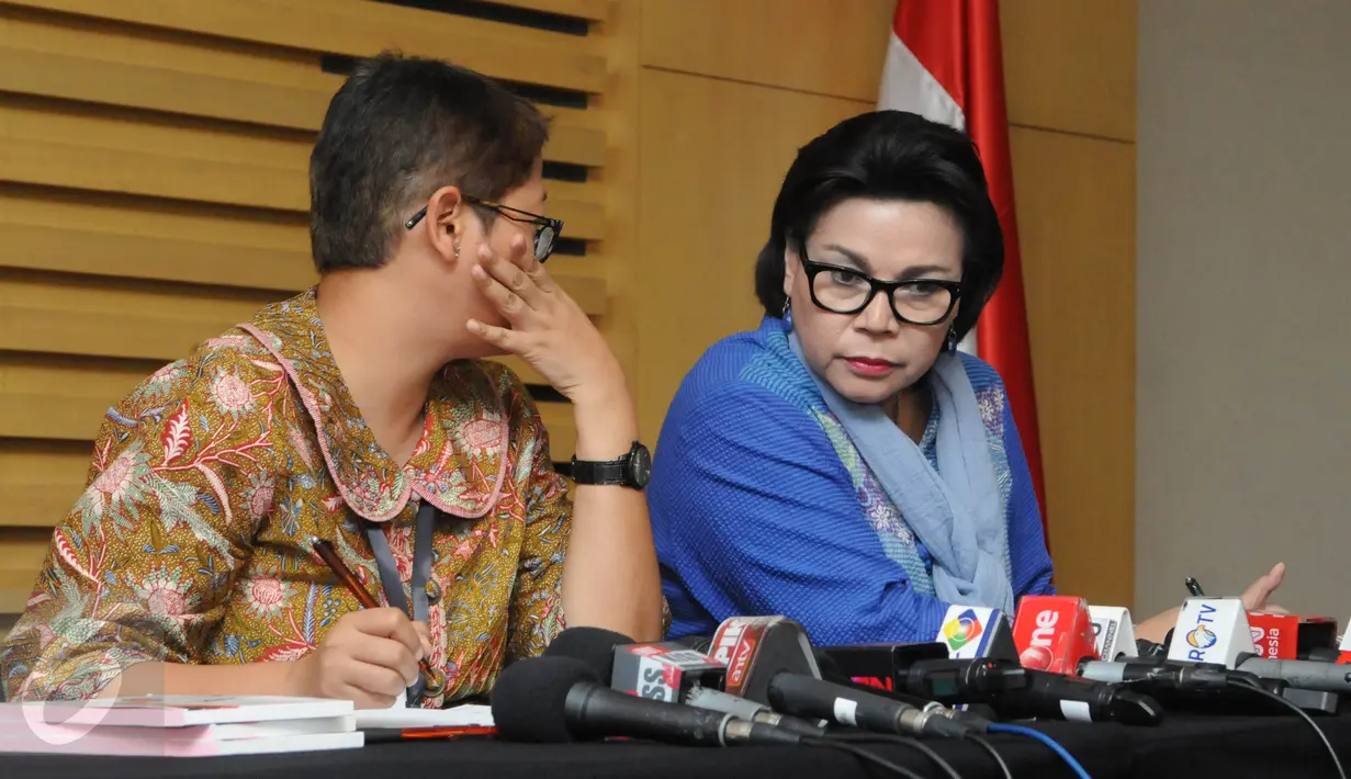 KPK menggelar konferensi pers hasil OTT  terkait dugaan suap pengurusan perkara Saipul Jamil di Jakarta, Kamis (16/6). Kakak Saipul Jamil ditetapkan sebagai tersangka suap kepada Panitera PN Jakarta Utara dengan uang Rp 250juta (Liputan6.com/Helmi Afandi)
