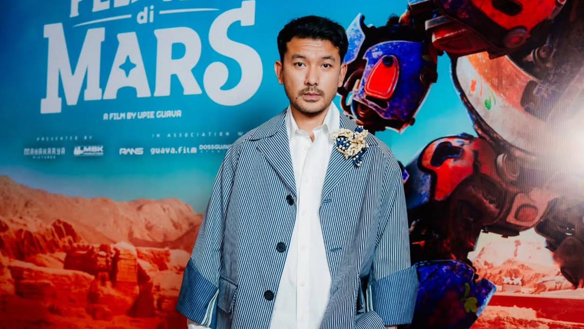 Rio Dewanto Happy Melangkah ke Gala Premiere Pelangi di Mars, Akhirnya Bisa Ajak Anak dan Keluarga