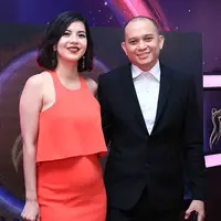 Dj Riri dan Ola Harika di AMI Awards 2017. (Deki Prayoga/Bintang.com)