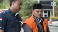 Bupati Sidoarjo nonaktif, Saiful Ilah berjalan akan menjalani pemeriksaan lanjutan di Gedung KPK, Jakarta, Kamis (20/2/2020). Saiful Ilah diperiksa sebagai tersangka untuk melengkapi berkas terkait dugaan menerima suap proyek infrastruktur di Dinas PUPR Kabupaten Sidoarjo. (merdeka.com/Dwi Narwoko)