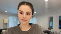 Tutorial Makeup Harian Selena Gomez untuk Wajah Segar (Instagram @selenagomez)