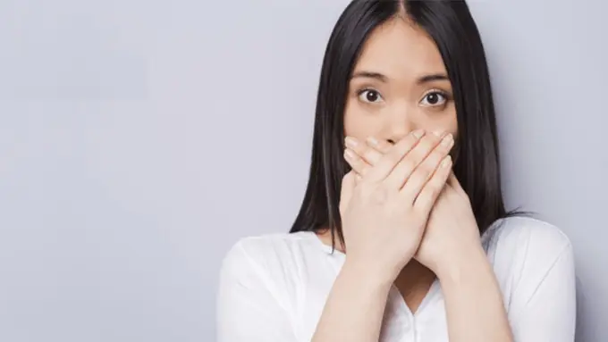 3 Cara Mudah Mengatasi Cegukan Saat Puasa