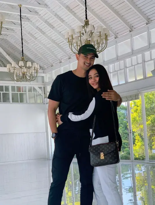 Ali Syakieb dan Margin Wieheerm (Instagram/marginw)