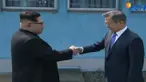 Perhatian dunia tidak hanya tertuju kepada kedua pemimpin itu, tapi juga kepada istri Kim Jong Un, yaitu Ri Sol Ju.