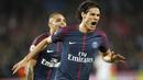 Penyerang PSG, Edinson Cavani merayakan satu golnya ke gawang Bayern Munchen pada laga grup B Liga Champions di Parc des Princes stadium, Paris,(27/9/2017). PSG menang 3-0.(AP/Christophe Ena)