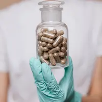 Bukan Ivermectin, ini 4 jenis obat antivirus untuk pasien Covid-19 berdasarkan rekomendasi pedoman medis Covid-19 terbaru. (pexels/karolina grabowska).