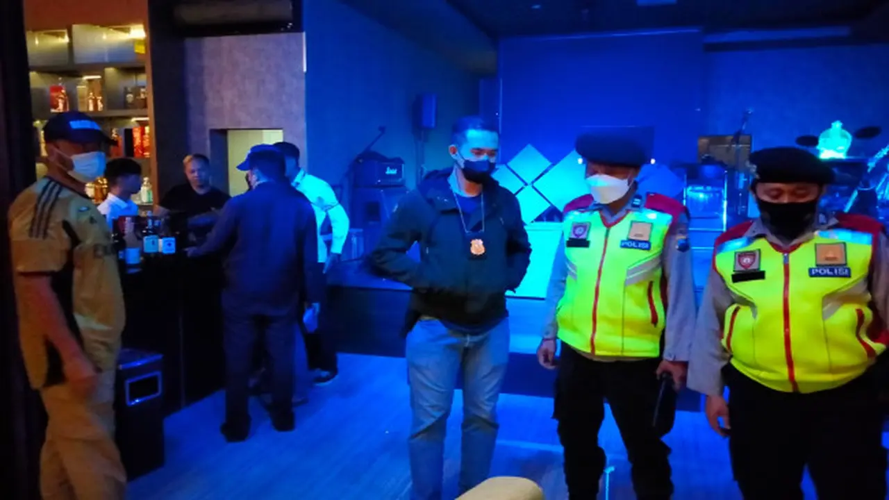 Polisi Razia Kelab Malam di Kota Malang Gegara Viral Promo Miras