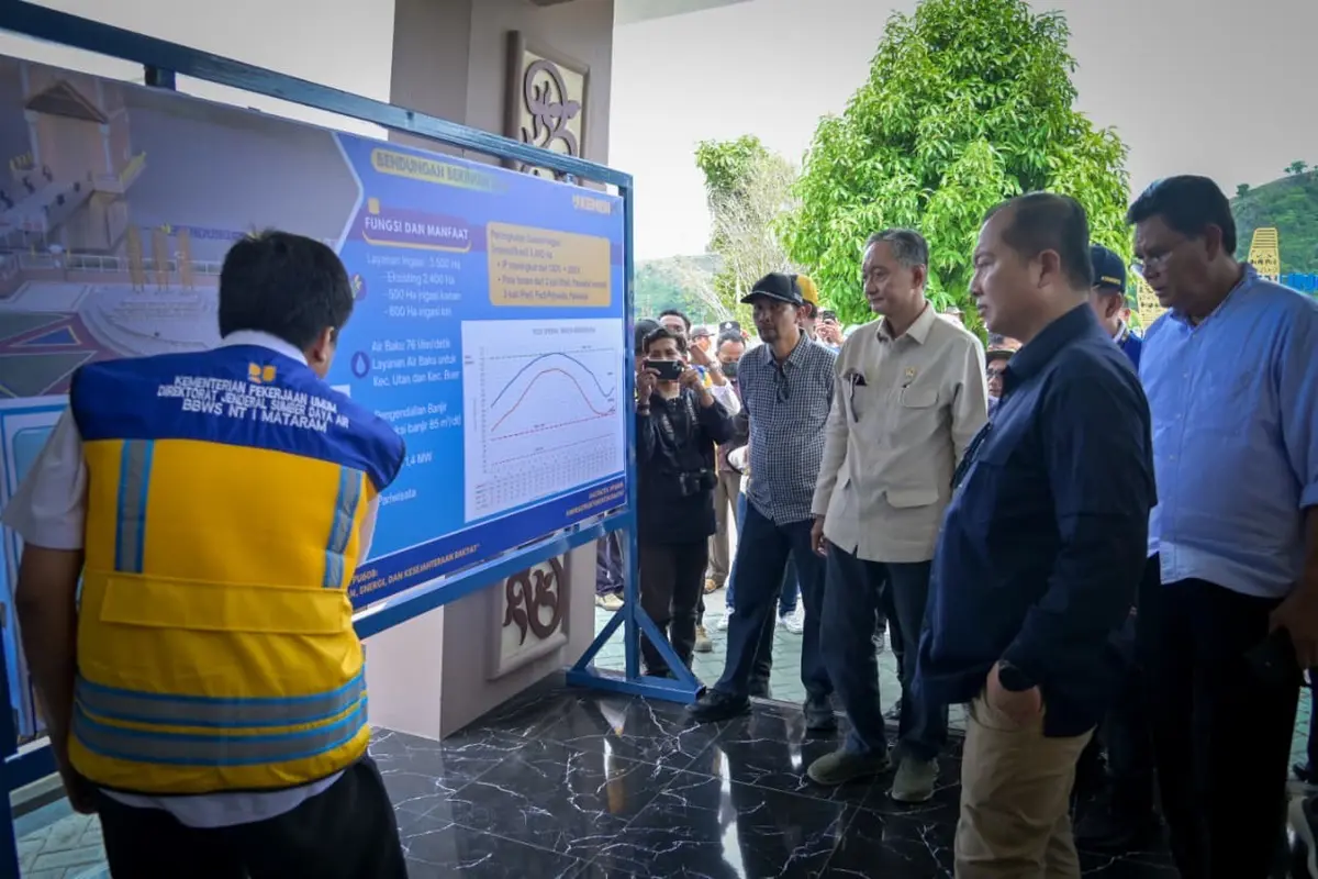 Menteri Pekerjaan Umum (PU) Dody Hanggodo meninjau ke sejumlah titik infrastruktur di Provinsi Nusa Tenggara Barat (NTB).