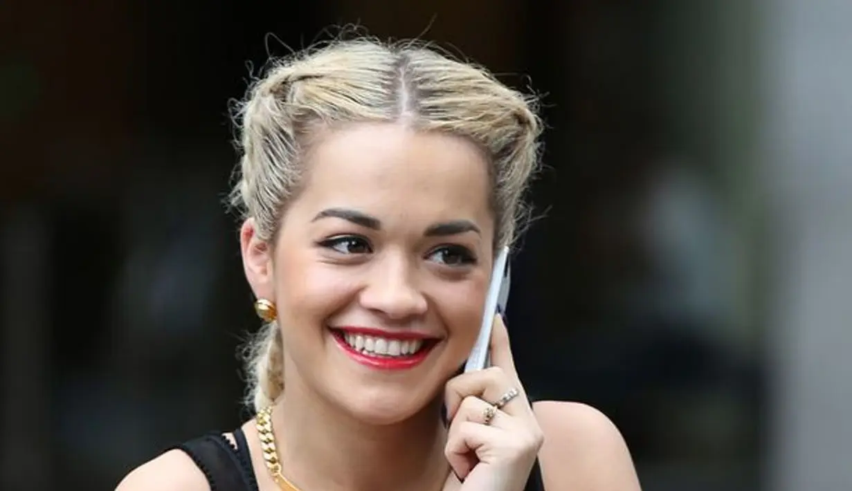 "Ini benar-benar lebih thriller dari yang lain," ujar Rita Ora seperti yang dilansir dari Elle (Daily Mirror)