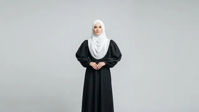 Abaya Minimalist dengan Lengan Balon