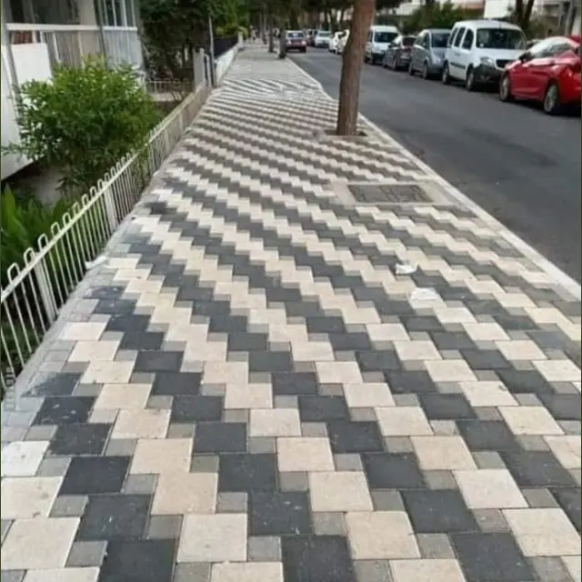 6 Potret Salah Pasang Paving Block Ini Nyeleneh, Pejalan Kaki Geleng Kepala