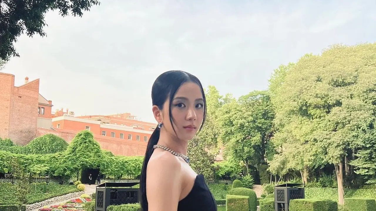 8 Pesona Jisoo Blackpink saat Hadiri Cartier Gala 2022 di Madrid, Banjir Pujian