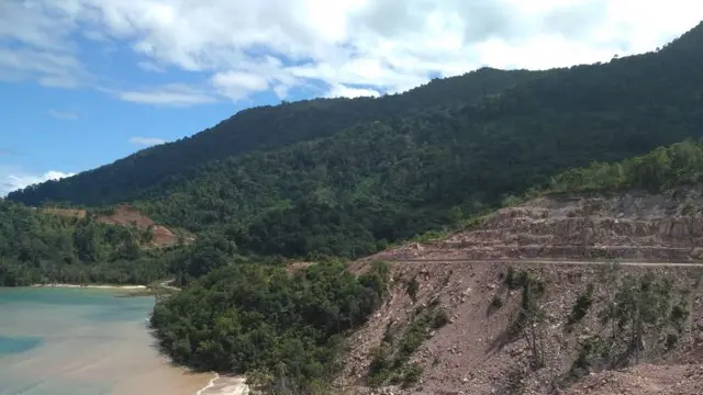 Gunung Botak Papua.