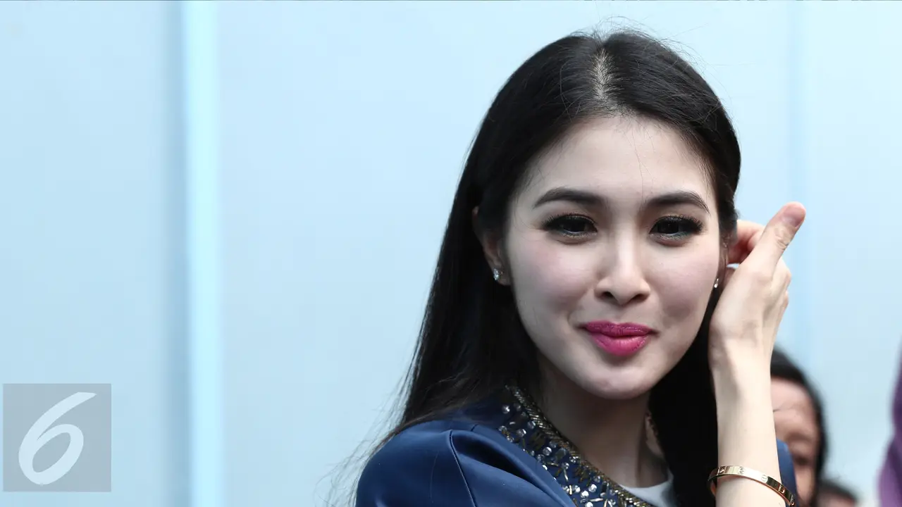 Sandra Dewi