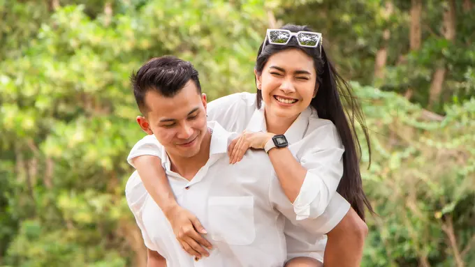pasangan cinta