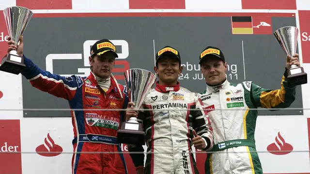 Pertarungan Dramatis antara Rio Haryanto dengan pembalap Williams Valtteri Bottas dalam balapan GP3 musim 2011 di Nurburgring, Jerman. Rio berhasil keluar sebagai juara setelah terlibat pertarungan sengit dalam lap terakhir dengan kondisi hujan deras...