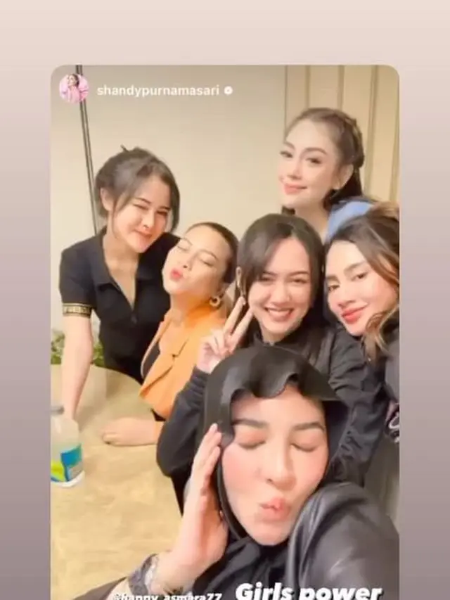 Tampil Kompak, Ini 6 Potret Kebersamaan Happy Asmara dan Bella Bonita