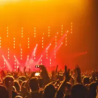 menonton konser./copyright. pexels/