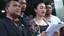 Zaskia Gotik menyebut hari kemerdekaan Indonesia jatuh pada tanggal 32 Agustus dan menulis lambang negara pada sila kelima yaitu Bebek Nungging. (Nurwahyunan/Bintang.com)
