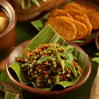 Ilustrasi pencok kacang panjang./Copyright shutterstock.com/g/AriyaniTedjo